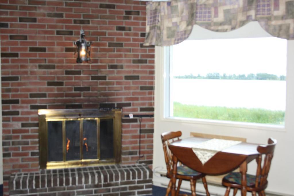 Au Doc Motel Repentigny Ruang foto