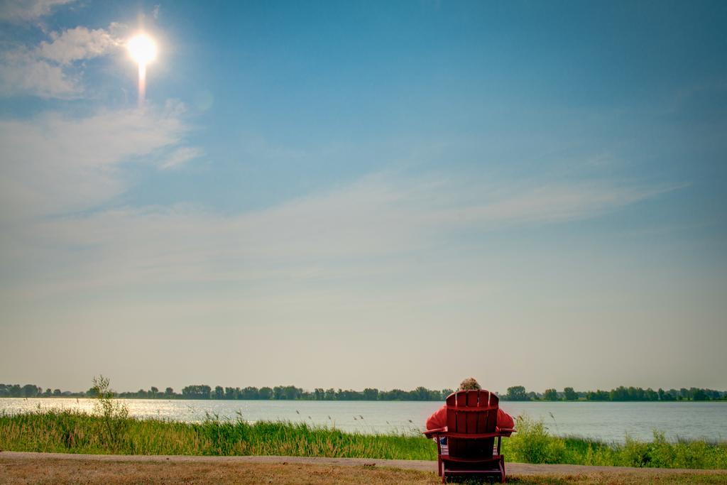 Au Doc Motel Repentigny Bagian luar foto