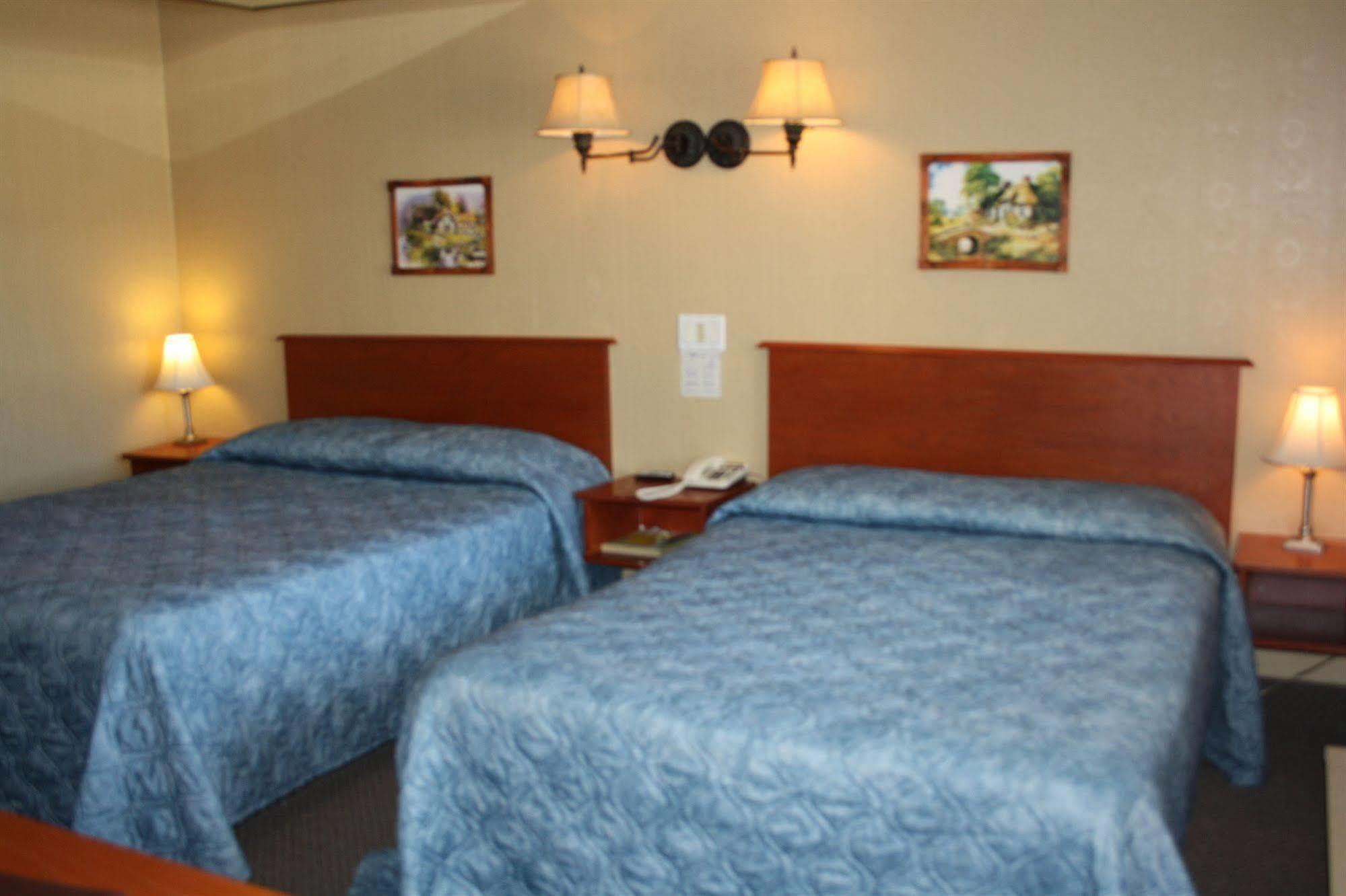 Au Doc Motel Repentigny Bagian luar foto