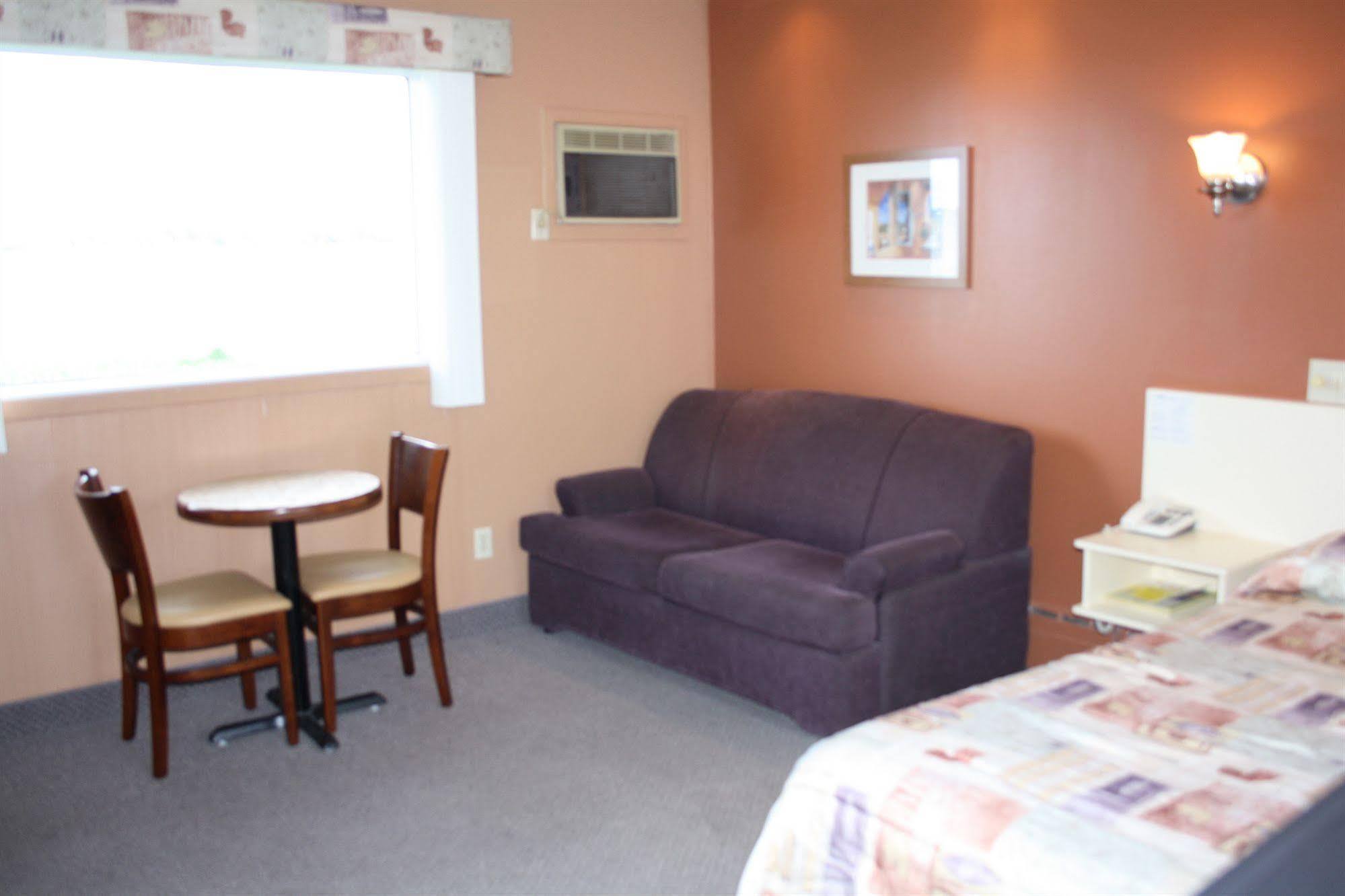 Au Doc Motel Repentigny Bagian luar foto